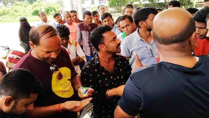 ভানুগাছ রেলওয়ে স্টেশন থেকে ইয়াবাসহ যুবক আটক