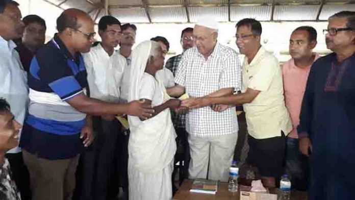 চা শ্রমিকের জীবনমান উন্নয়নে অর্থ সহায়তা