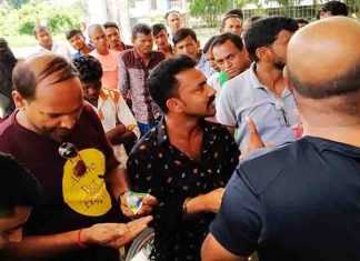 ভানুগাছ রেলওয়ে স্টেশন থেকে ইয়াবাসহ যুবক আটক ভানুগাছ রেলওয়ে স্টেশন থেকে ইয়াবাসহ যুবক আটক