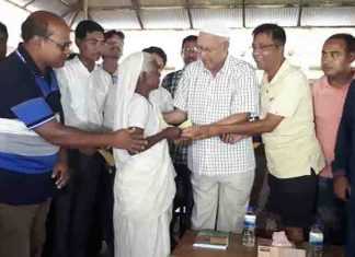 চা শ্রমিকের জীবনমান উন্নয়নে অর্থ সহায়তা চা শ্রমিকের জীবনমান উন্নয়নে অর্থ সহায়তা