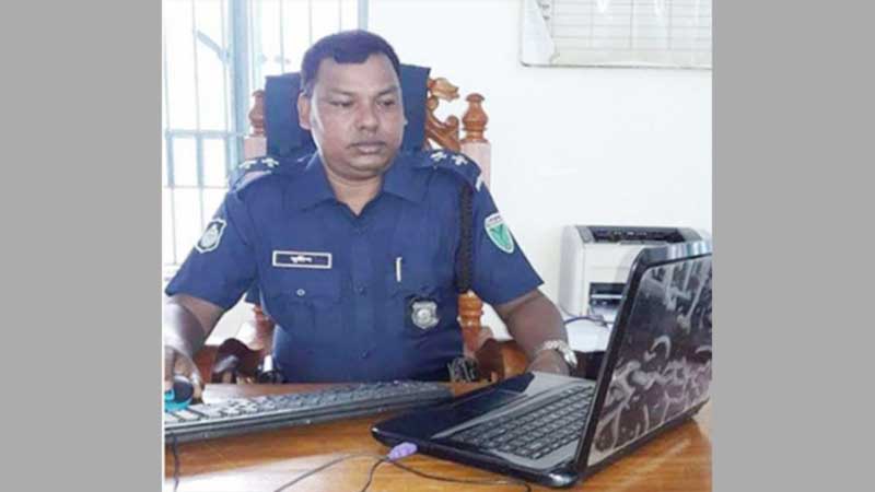 থানার অভ্যন্তরের থেকে এসআই এর ঝুলন্ত লাশ উদ্ধার থানার অভ্যন্তরের থেকে এসআই এর ঝুলন্ত লাশ উদ্ধার