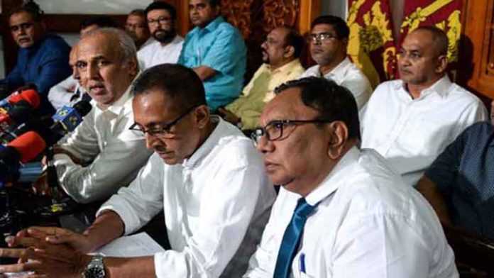 শ্রীলংকার ৯ মন্ত্রী শেষ পর্যন্ত পদত্যাগ করতে বাধ্য