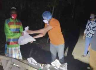 রাতের আঁধারে খাদ্য সামগ্রী নিয়ে অসহায়দের পাশে এএসপি আশরাফুজ্জামান খাদ্য সামগ্রী নিয়ে অসহায়দের পাশে এএসপি