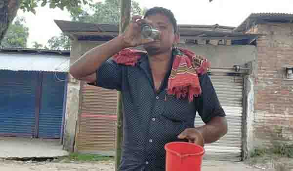 ভ্যাপসা গরমে অতিষ্ঠ জনজীবন ভ্যাপসা গরমে অতিষ্ঠ জনজীবন