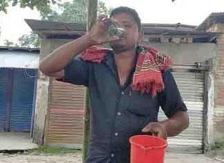 ভ্যাপসা গরমে অতিষ্ঠ জনজীবন ভ্যাপসা গরমে অতিষ্ঠ জনজীবন